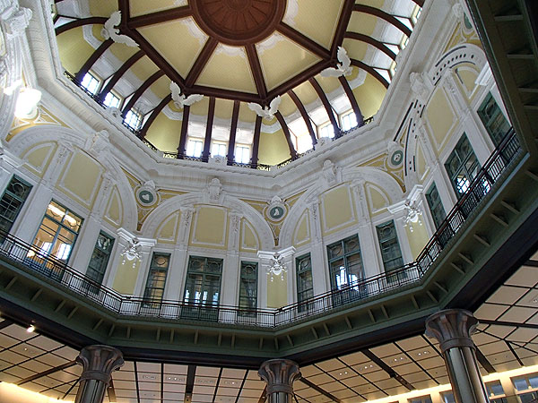 東京駅丸の内（南口）